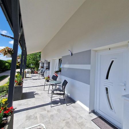 Hajnalka Vendeghaz Hotel บุค ภายนอก รูปภาพ