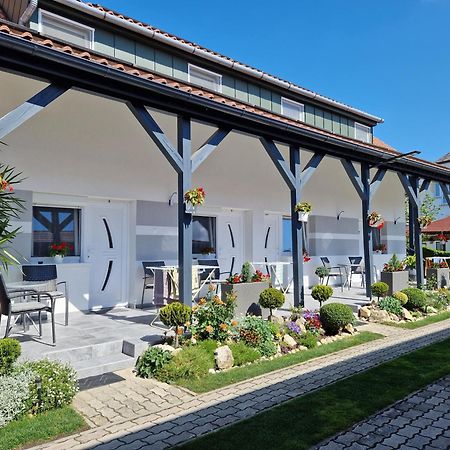 Hajnalka Vendeghaz Hotel บุค ภายนอก รูปภาพ