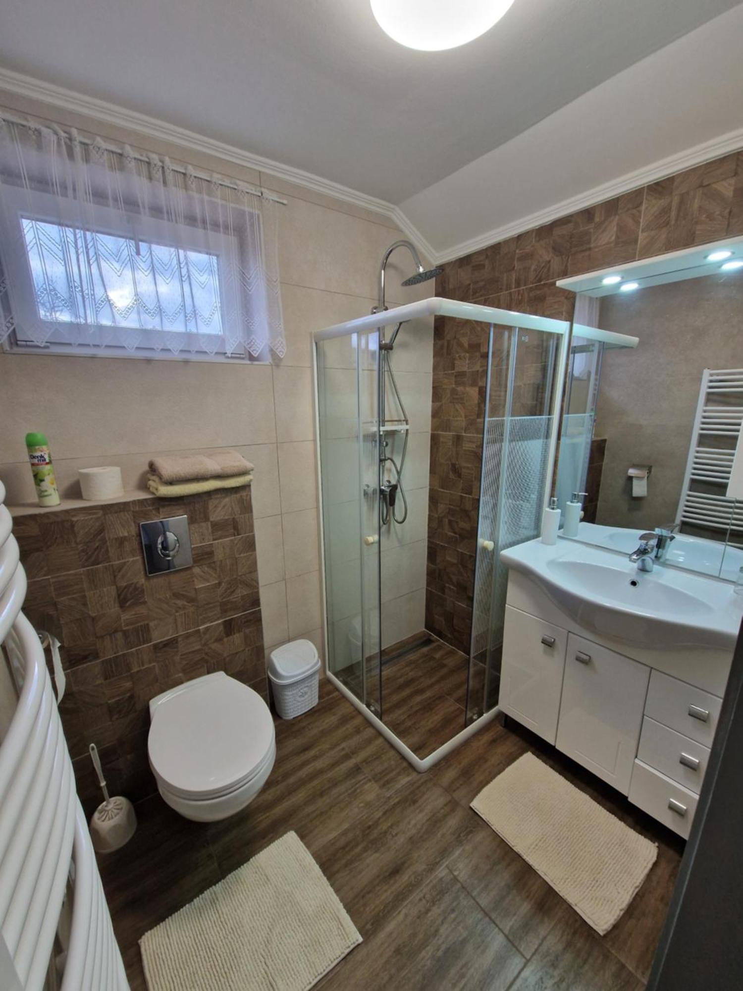 Hajnalka Vendeghaz Hotel บุค ภายนอก รูปภาพ