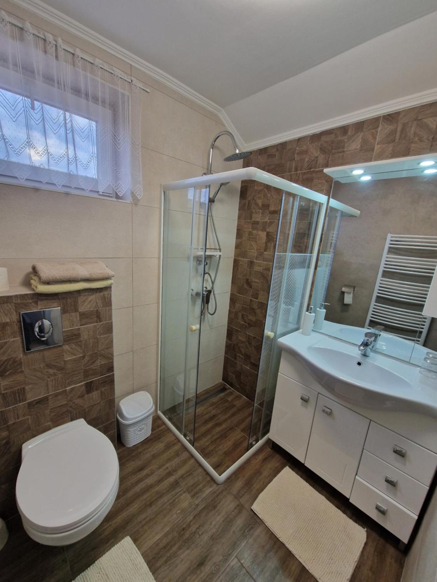 Hajnalka Vendeghaz Hotel บุค ภายนอก รูปภาพ